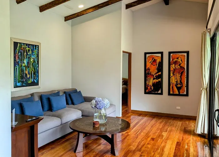 Olingo Monteverde - Stunning Home Near Adventure Parks